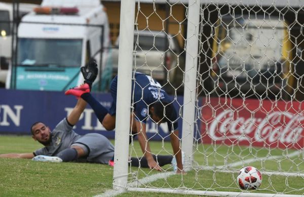 Serdán reconoce su error, pero asegura que seguirá pidiendo el balón - General Díaz - ABC Color