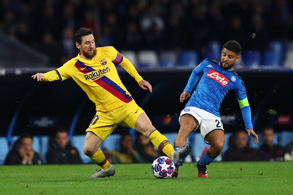 Barcelona consigue un gran empate en el San Paolo