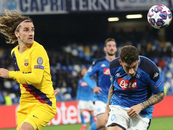 Griezmann permite al Barcelona salir vivo de San Paolo