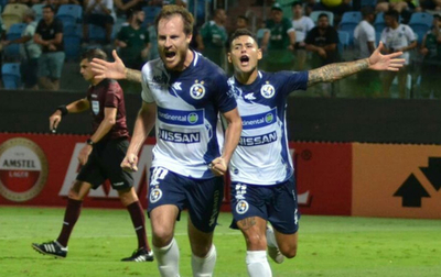 Sol de América repite la dosis en Brasil y avanza a segunda fase