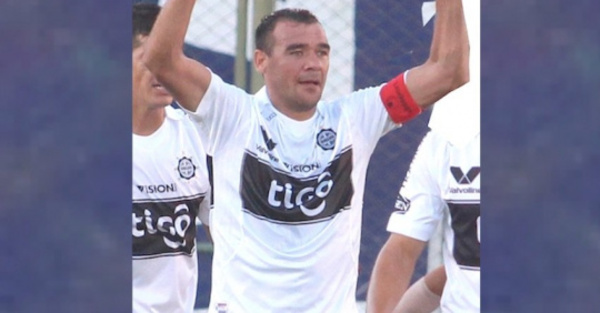 DIRIGE UN CLUB DONDE “MANDAN” LAS MUJERES