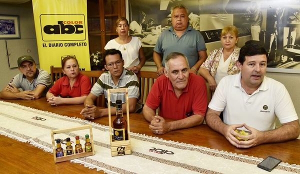 Funcionarios de Capasa se movilizan ante traspaso de la fábrica al PJ - Judiciales y Policiales - ABC Color