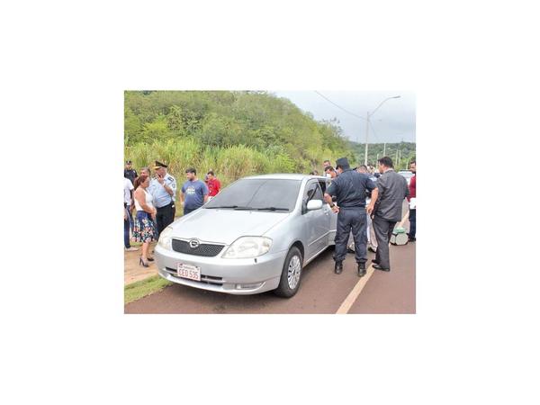 Niña de 4 años, abandonada junto a los cadáveres de su madre y abuela