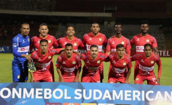 HOY / El Huancayo de Neumann y Benítez eliminó a Argentinos Juniors de la Sudamericana