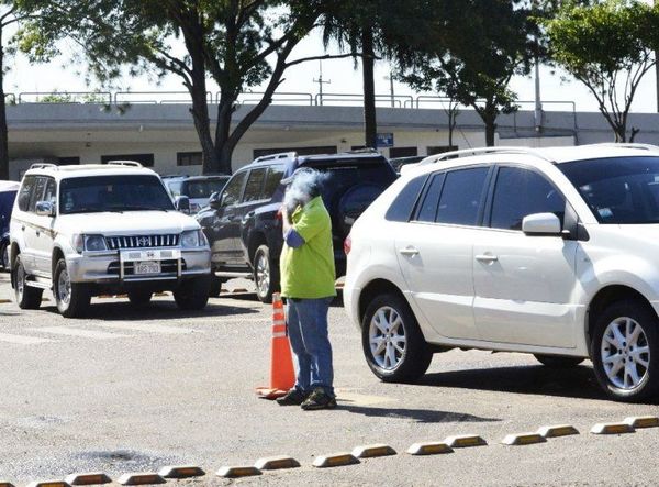 Cuidacoches piden ser recibidos por Nenecho o cerrarán Mariscal López