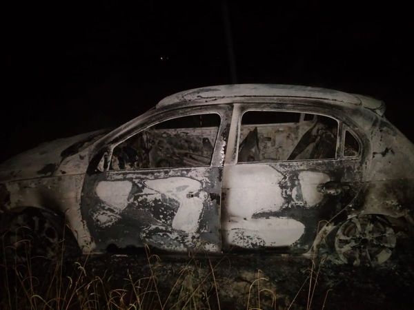 Hallan vehículo incendiado a metros de base de Senad