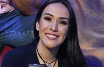 Silvia Flores expuso a un internauta e hizo referencia a la 'doble moral'