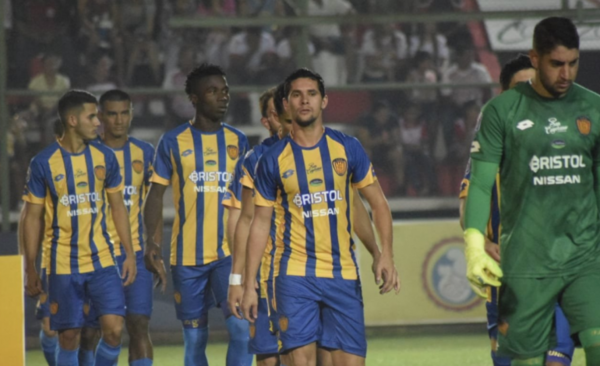 HOY / Jugadores de Luqueño no entrenan por deudas