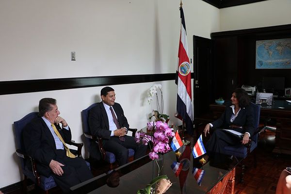 Paraguay y Costa Rica exploran nuevas aristas de negocios