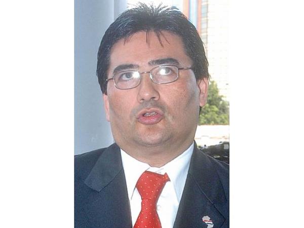 Jefe administrativo de Yacyretâ defiende bonificaciones por antigüedad