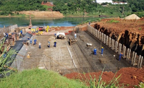 Puente Integración: Avanzan trabajos de colocación de base para torres