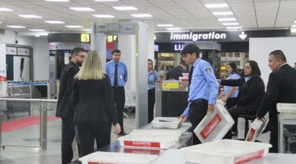 Extreman cuidados en el aeropuerto ante temor por ingreso de coronavirus