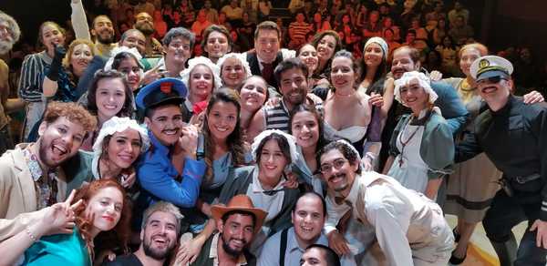 La comedia “Cuatro corazones con freno y marcha atrás” se presenta en la Alianza Francesa » Ñanduti