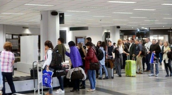 Refuerzan controles en el aeropuerto Silvio Pettirossi ante temor por ingreso de coronavirus » Ñanduti