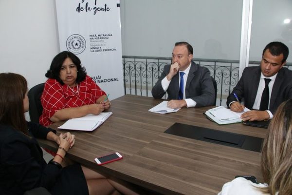 Buscan optimizar atención a niños que acompañan a sus madres en centros penitenciarios » Ñanduti