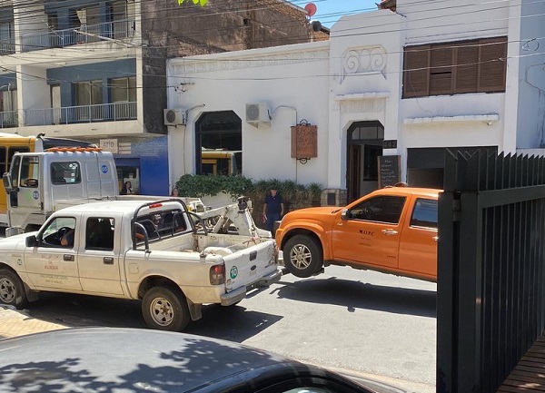 PMT se lleva un vehículo mal estacionado del MOPC