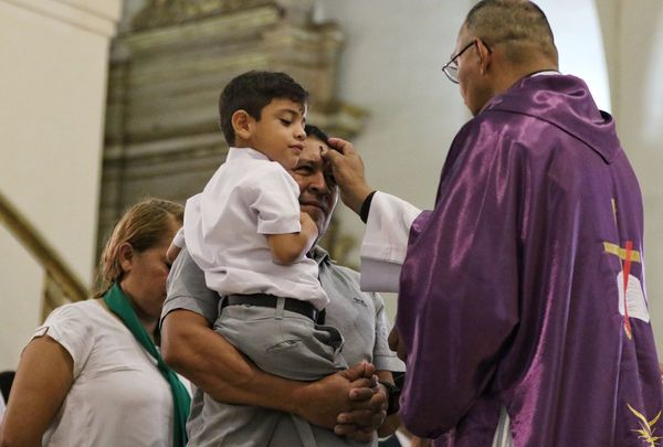 Anuncian bautismos comunitarios para esta Cuaresma