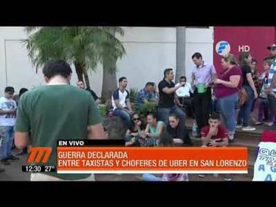 Guerra declarada entre taxistas y choferes de Uber