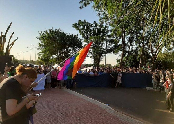 HOY / Amnistía internacional va a la Corte, contra intendente que desató conflicto por marcha LGTBI
