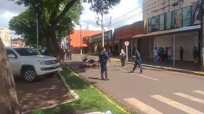 Motochorro muere al chocar contra un biciclo durante persecución  - Nacionales - ABC Color