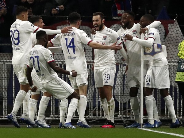 El Lyon da el primer zarpazo