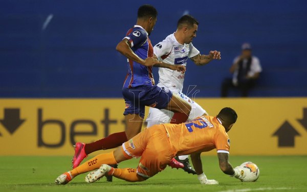 Con una dosis de 3-1, Bahía humilló y eliminó a Nacional