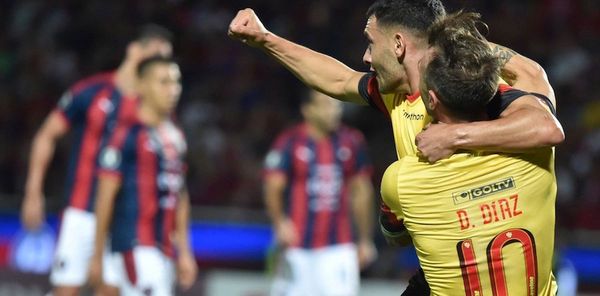 Barcelona golea de visita 4-0 a Cerro Porteño