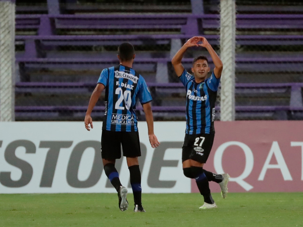 Liverpool aplasta a Llaneros para mantenerse en competencia