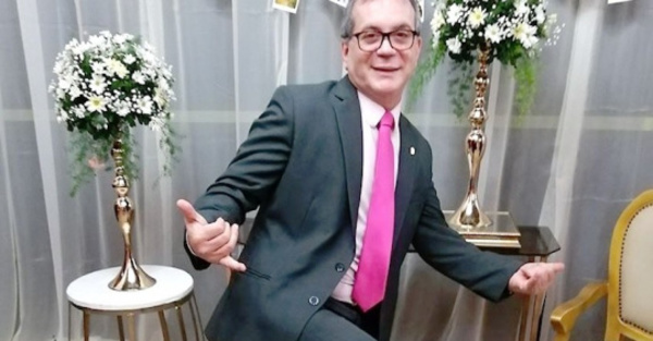 Profe de baile laló contra chofer de Uber