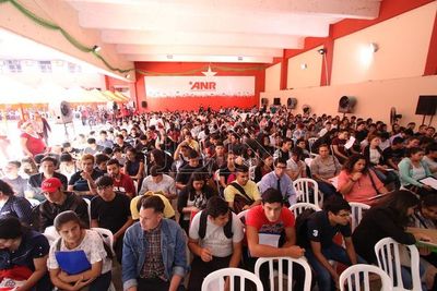 Más de 1.000 jóvenes acudieron hasta la ANR en busca de empleo