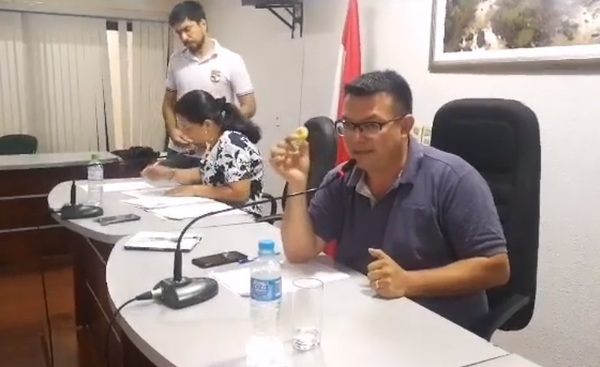 Chipitas rompedientes en la Gobernación, esta vez con Girasol