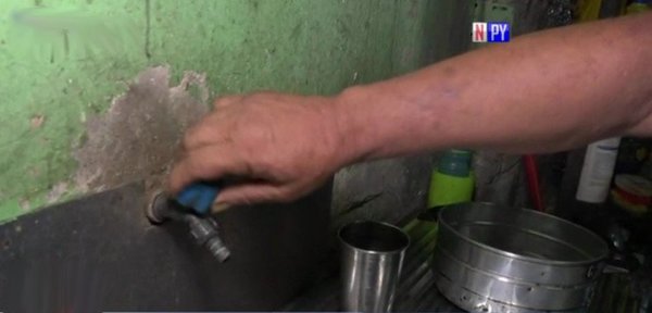 7 días sin agua en barrio San Pablo | Noticias Paraguay