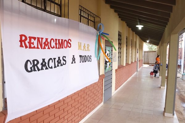Inauguran obras y entregan laboratorios móviles a colegios públicos | .::Agencia IP::.