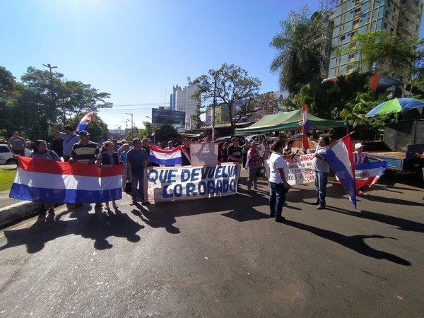 Cárcel para el clan ZI: Manifestación en el centro de CDE