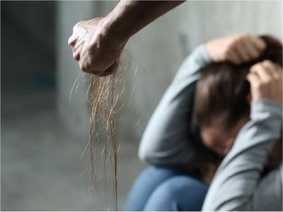 Fiscalía imputa a hombre filmado presuntamente golpeando a esposa