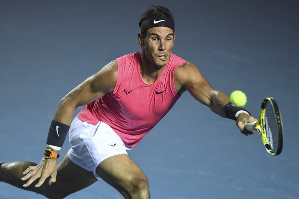 Nadal avanza firme hacia el título del Abierto de Acapulco