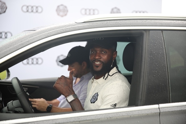 Audi, nuevo sponsor de Olimpia: Adebayor manejará un Q8