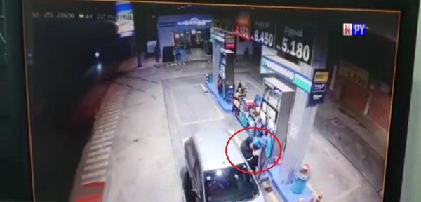 Playero se enfrenta a golpe con ladrón y evita asalto | Noticias Paraguay