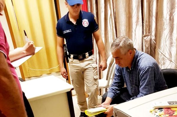 Imputan a supuesto planillero de Diputados que trabaja de taxista - Nacionales - ABC Color