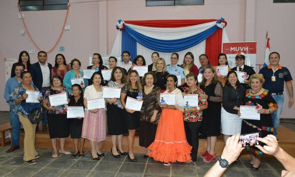 Rinden homenaje a mujeres destacadas de Alto Paraná