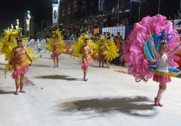 Villa Hayes reactiva su carnaval este fin de semana tras siete años de pausa - Nacionales - ABC Color