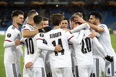 Basilea de Riveros y Alderete avanza a octavos de la Europa League