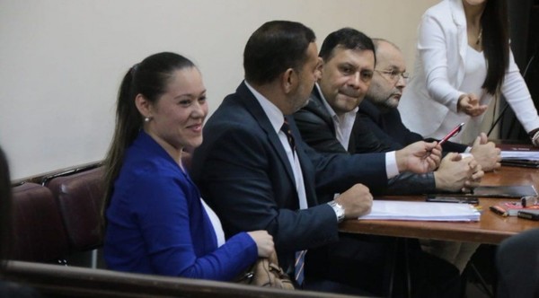 Caso "Niñera de Oro": La justicia se ríe de la gente - Informate Paraguay