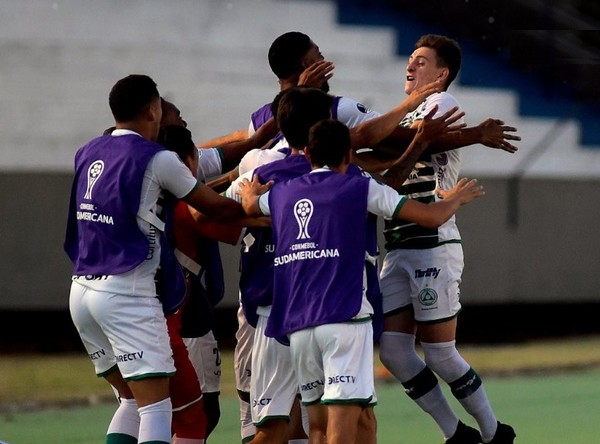 Plaza Colonia avanza en la Copa Sudamericana