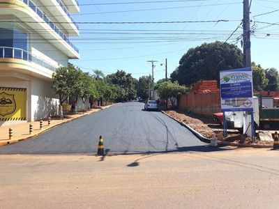 Obras de bacheo y asfalto por G. 2.800 millones en Franco - ABC en el Este - ABC Color