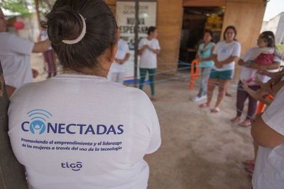 Tigo proyecta conectar a más mujeres en este 2020 - Empresariales - ABC Color