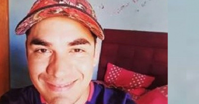 Cantante okairo y tiró sus remeras del Ciclón