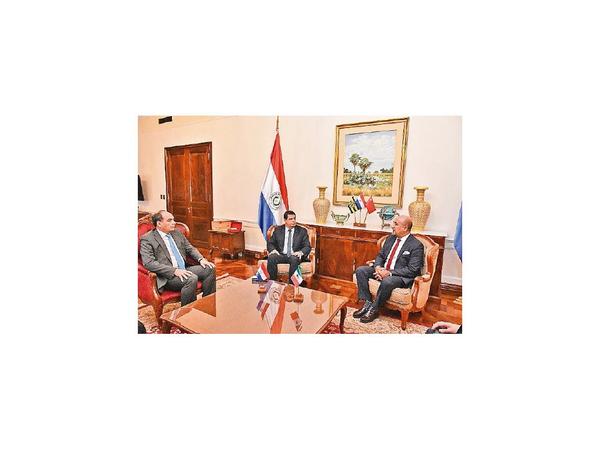 México plantea reimpulsar la negociación de un acuerdo económico con Paraguay
