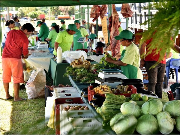 Con buenos precios, feria granjera retoma actividades en la Costanera