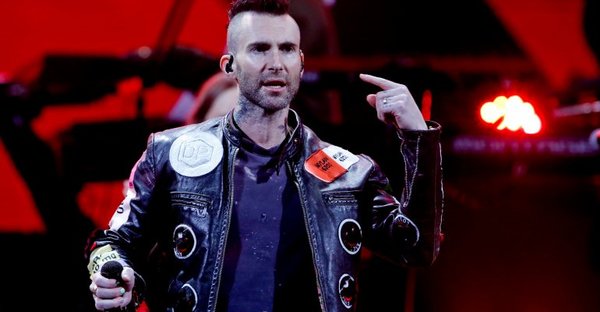 ¡Totalmente molesto! Adam Levine se bajó del escenario de la Quinta Vergara pidiendo irse lo antes posible - .::RADIO NACIONAL::.